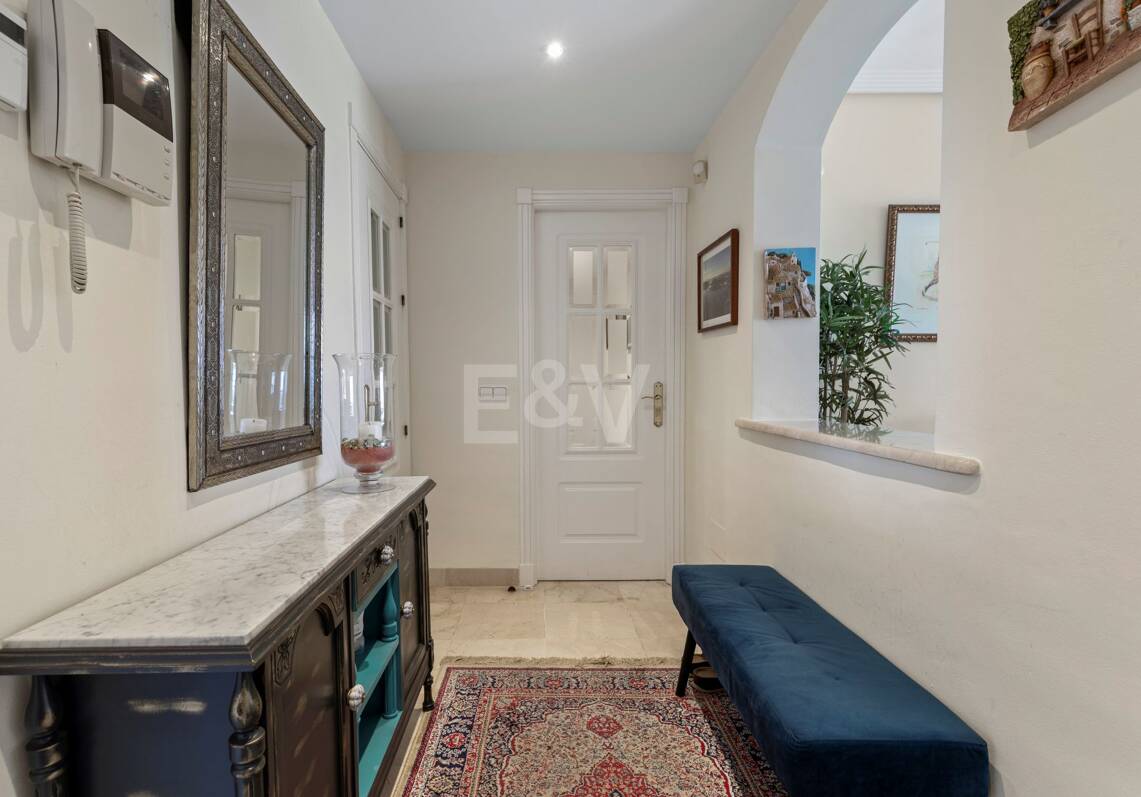 Apartment with Beautiful Sea Views and Golf Community Access