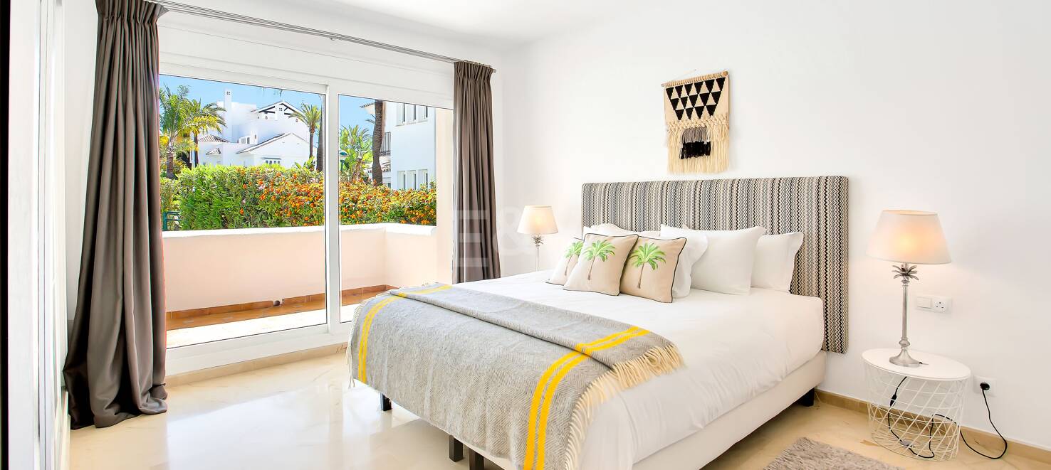 Gartenwohnung in Strandnähe im Palm Beach Komplex, Los Monteros, Marbella Ost