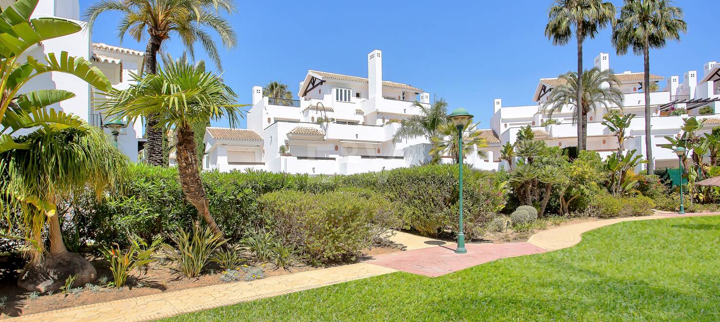 Gartenwohnung in Strandnähe im Palm Beach Komplex, Los Monteros, Marbella Ost