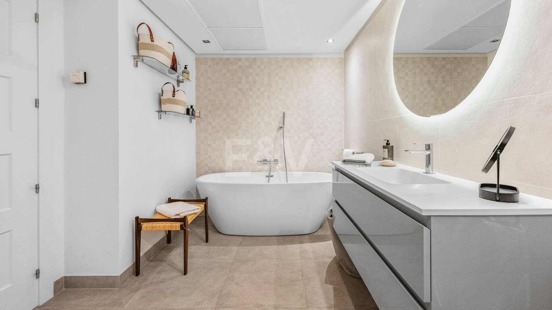 Apartament z ogrodem przy plaży w kompleksie Palm Beach