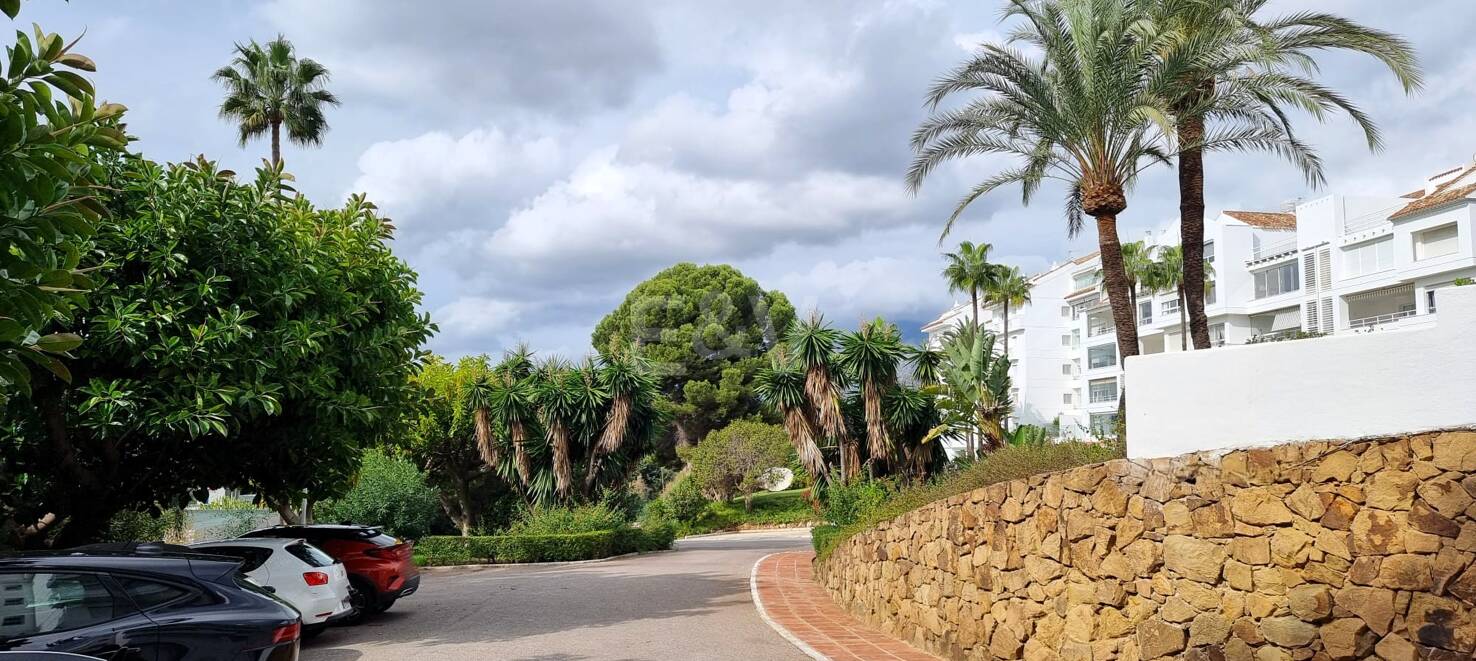 Spacious Sea-View Apartment in Torre Real – Marbella for Long Term Rental