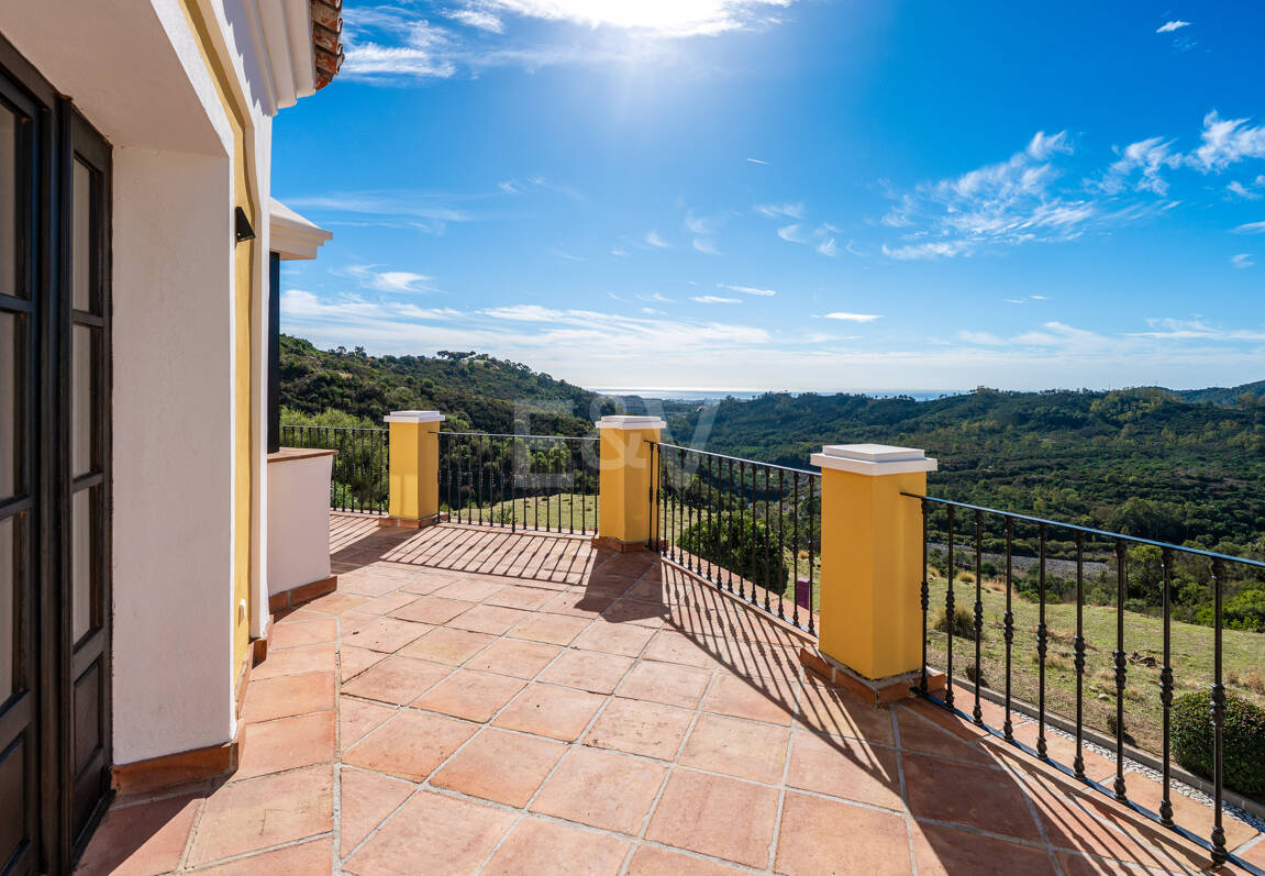 Charmig andalusisk radhus med havs- och bergs Vistas