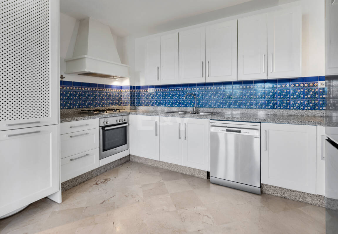 Charmig andalusisk radhus med havs- och bergs Vistas