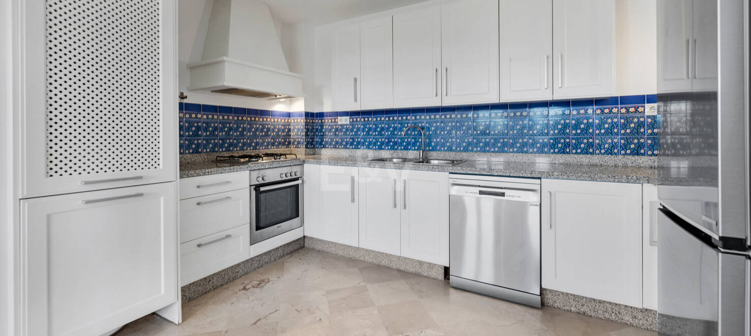 Charming Andalusian Townhouse with Breathtaking Sea and Mountain Vistas