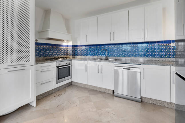 Charmig andalusisk radhus med havs- och bergs Vistas