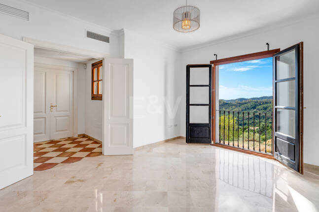 Charmig andalusisk radhus med havs- och bergs Vistas