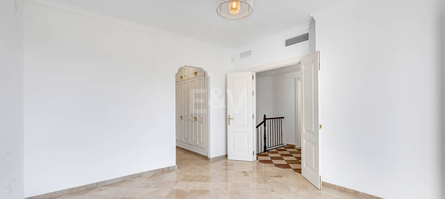 Charming Andalusian Townhouse with Breathtaking Sea and Mountain Vistas