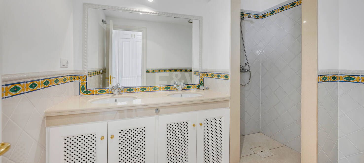 Charming Andalusian Townhouse with Breathtaking Sea and Mountain Vistas