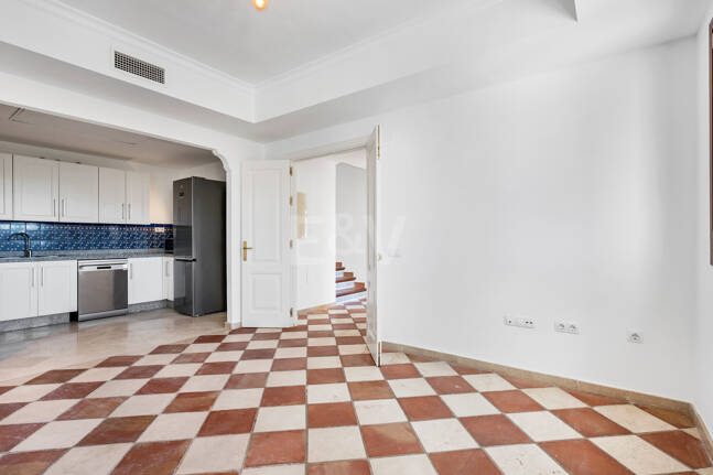 Charmig andalusisk radhus med havs- och bergs Vistas