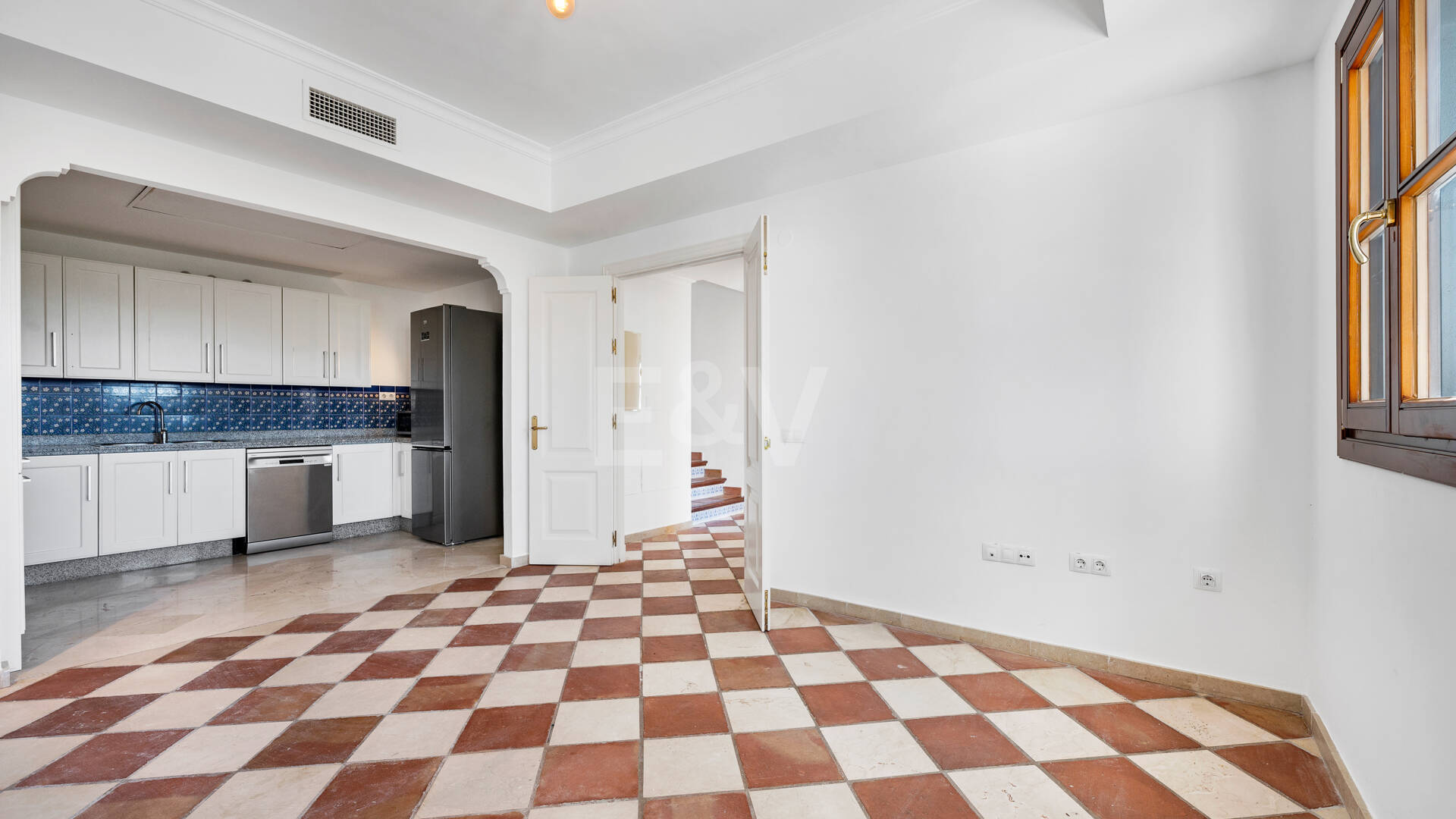 Charmig andalusisk radhus med havs- och bergs Vistas