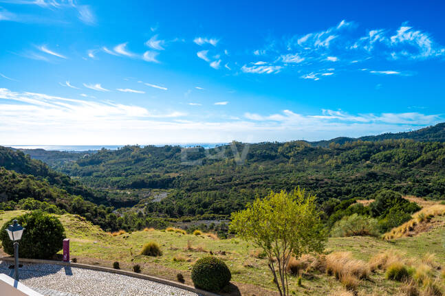 Charmig andalusisk radhus med havs- och bergs Vistas