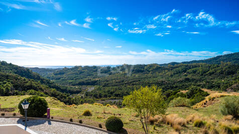 Charmantes andalusisches Stadthaus mit atemberaubendem Meer- und Bergblick