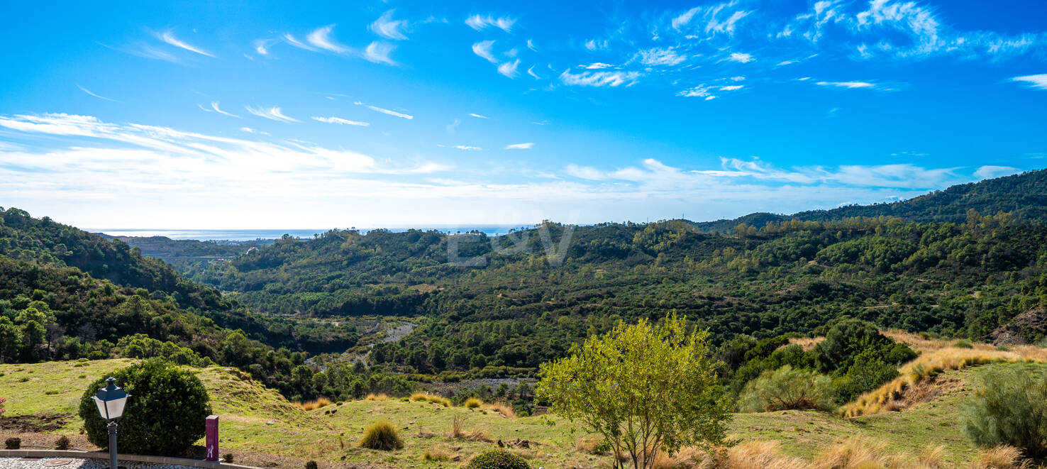 Charming Andalusian Townhouse with Breathtaking Sea and Mountain Vistas