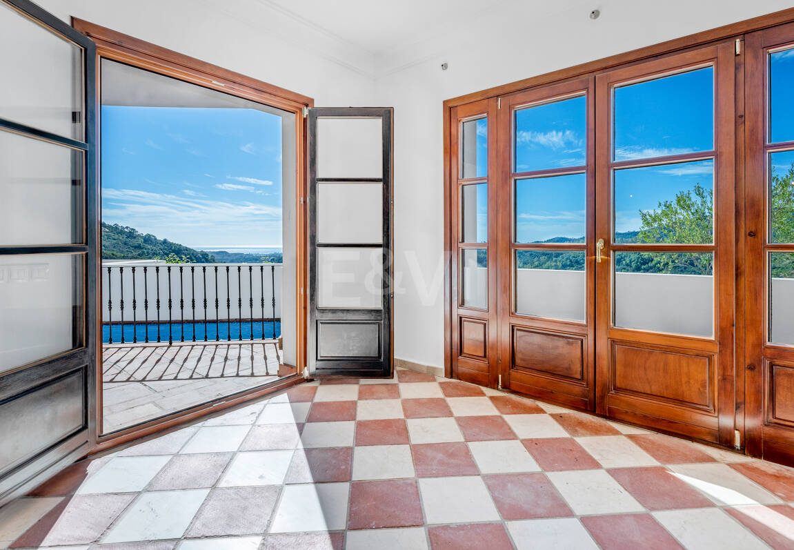 Charmig andalusisk radhus med havs- och bergs Vistas