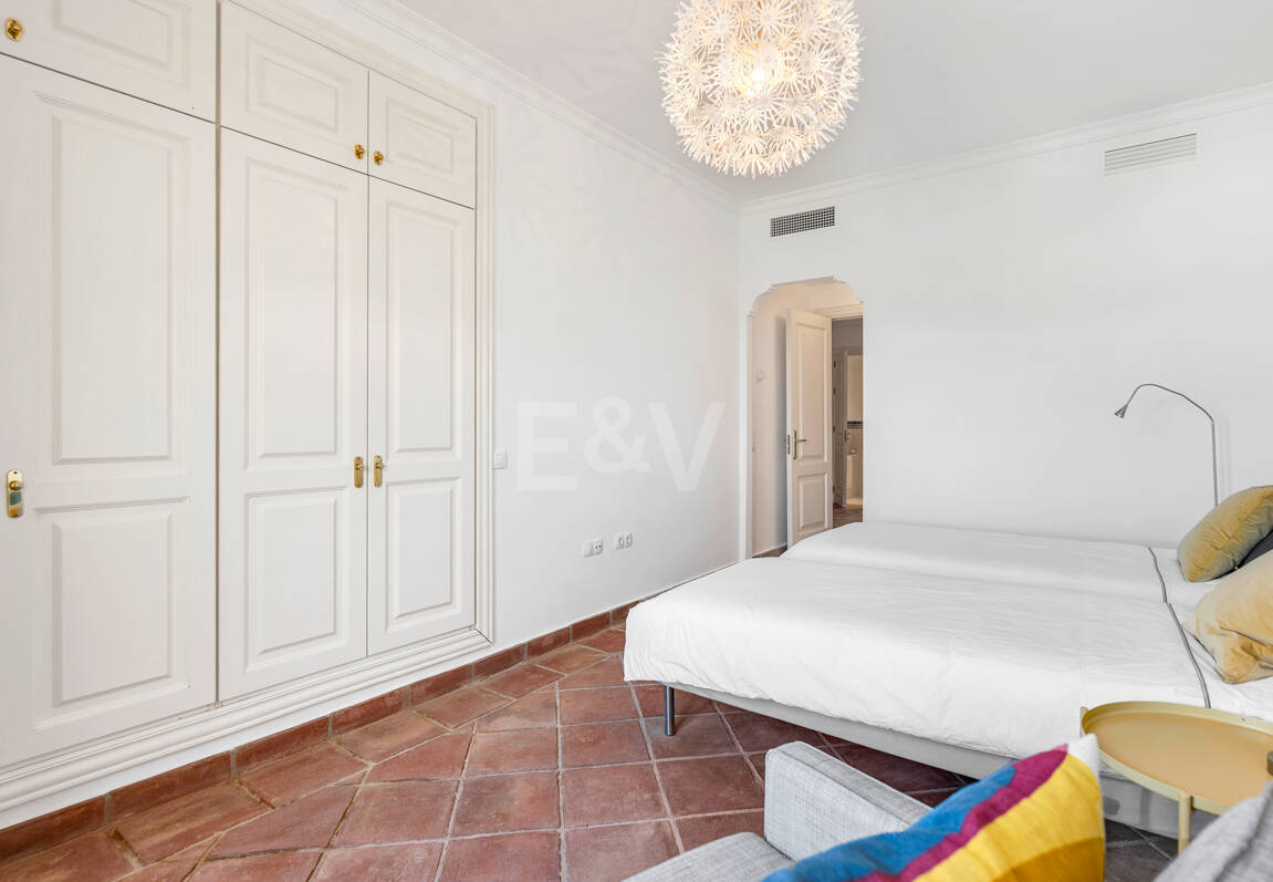 Idylliska andalusiska townhouse med fängslande natur och havsinfuserad utsikt