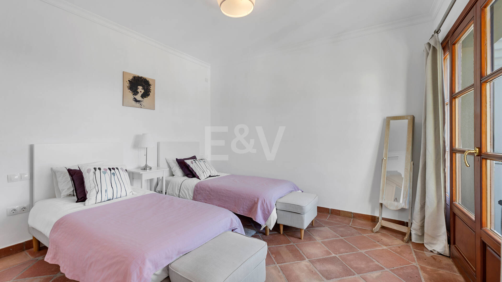 Maison de ville idyllique andalouse avec la nature captivante et des vues en mer