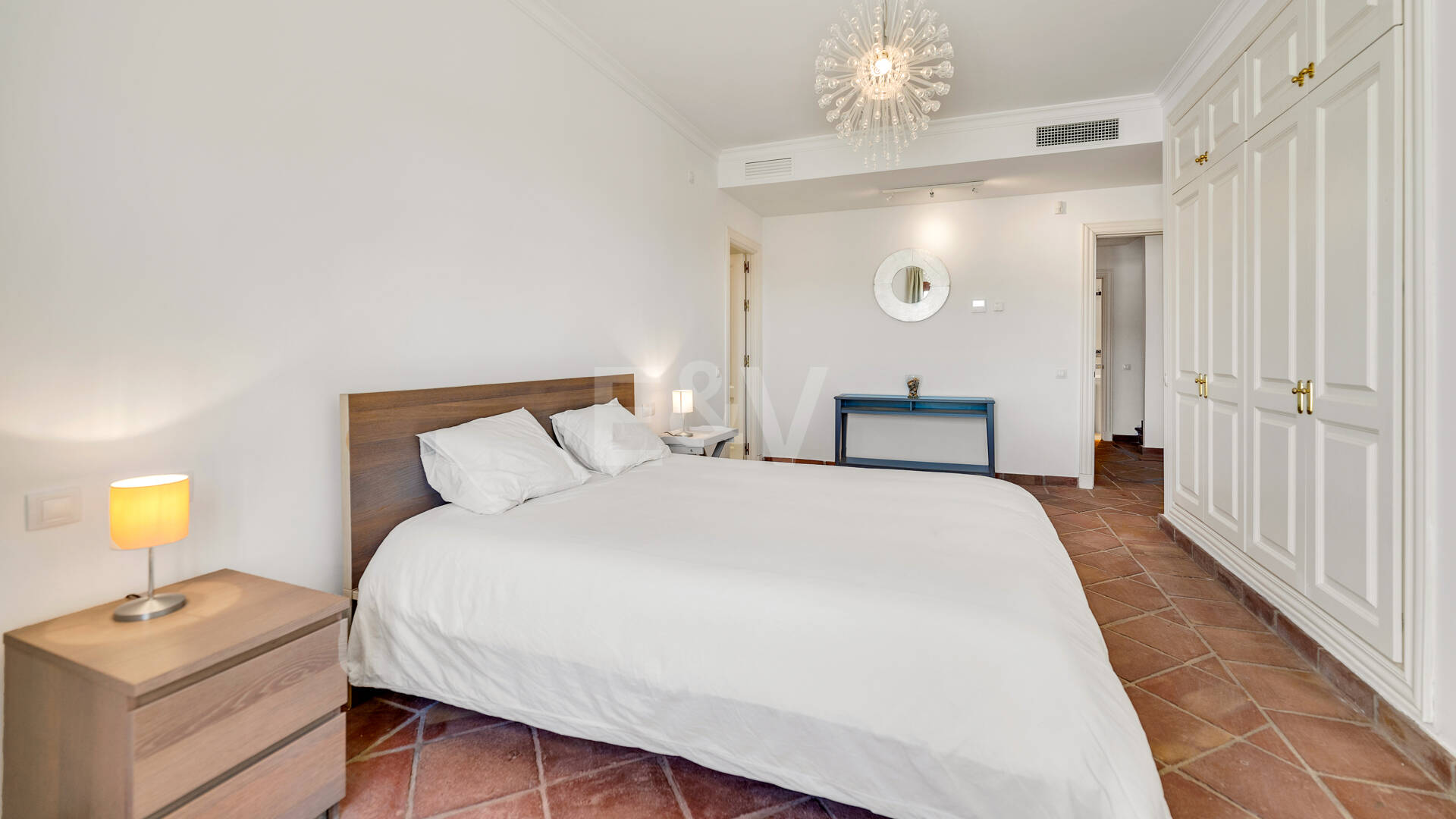 Idylliska andalusiska townhouse med fängslande natur och havsinfuserad utsikt