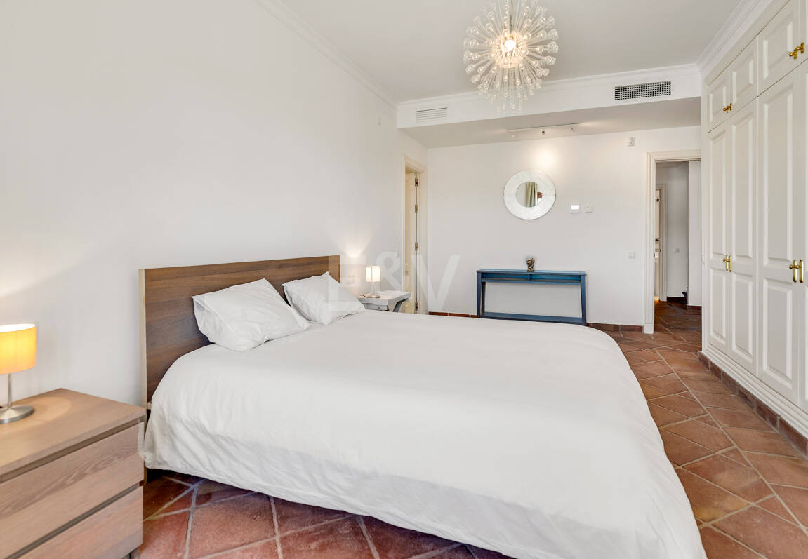 Idylliska andalusiska townhouse med fängslande natur och havsinfuserad utsikt