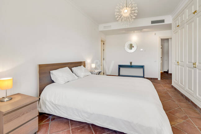 Idylliska andalusiska townhouse med fängslande natur och havsinfuserad utsikt