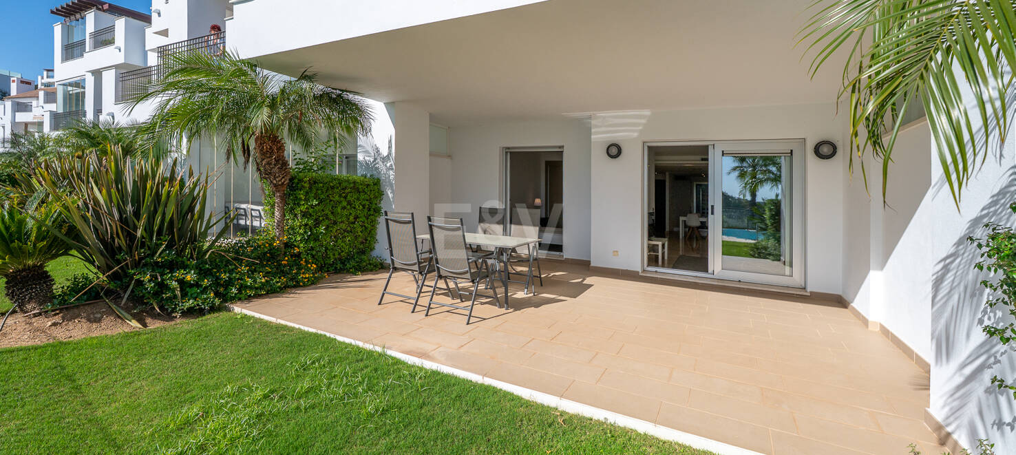 Apartamento Jardín Espacioso de Dos Dormitorios