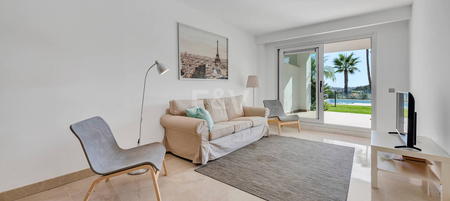 Apartamento Jardín Espacioso de Dos Dormitorios