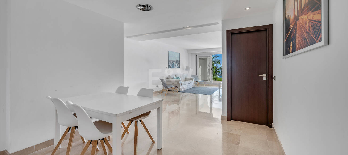 Apartamento Jardín Espacioso de Dos Dormitorios