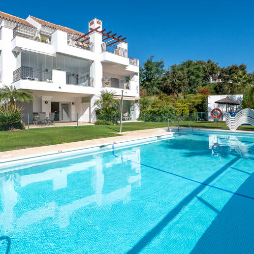 Apartamento Jardín Espacioso de Dos Dormitorios