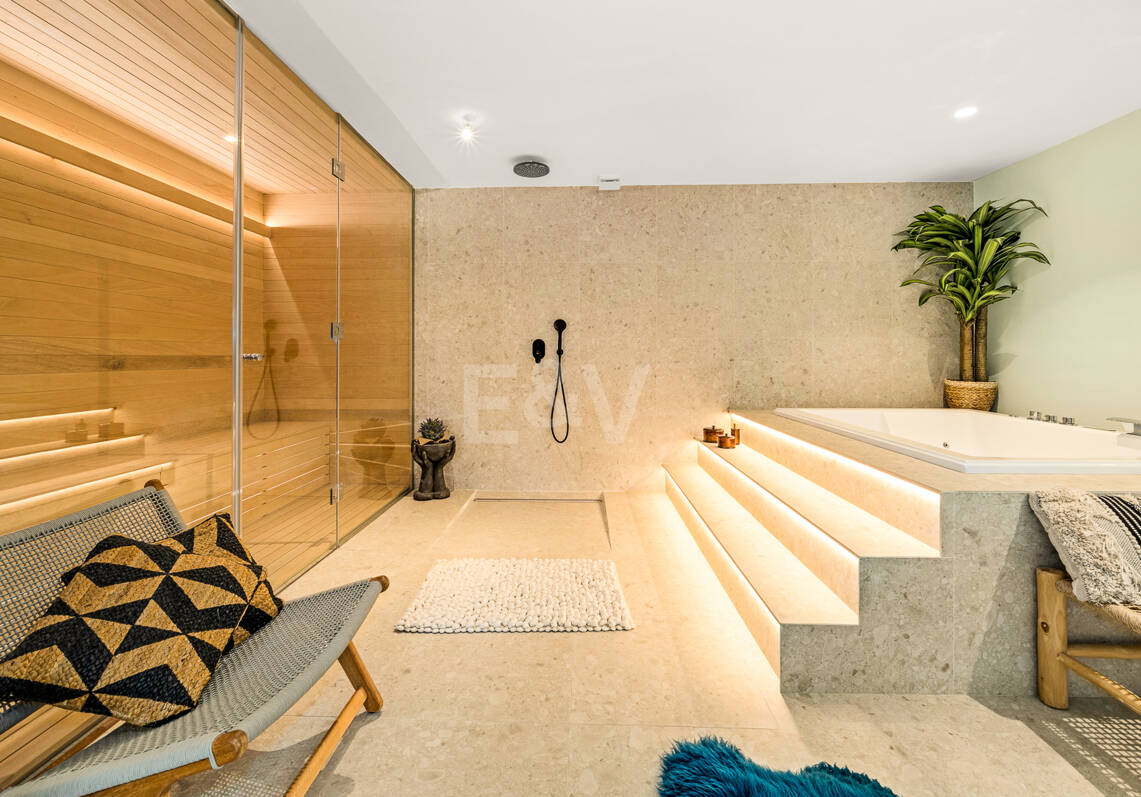Elegantes Eckreihenhaus mit Privatem Pool in Strandnähe an der Goldenen Meile