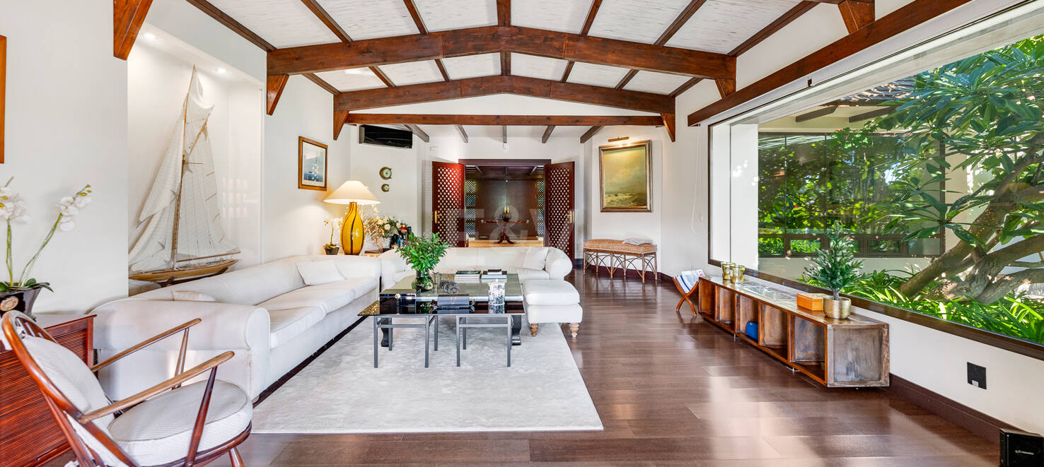 Villa Front Line Golf dans une communauté fermée