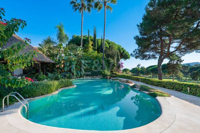 Villa Front Line Golf dans une communauté fermée