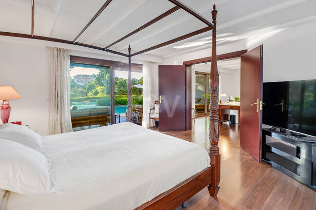 Villa Front Line Golf dans une communauté fermée