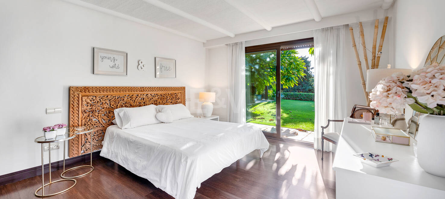 Villa Front Line Golf in a Gated Community