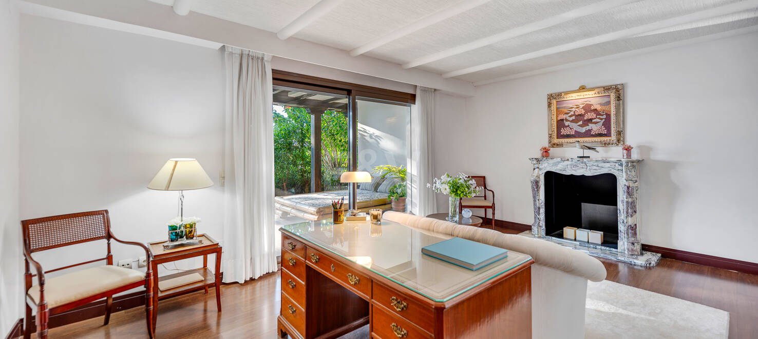 Villa Front Line Golf in a Gated Community