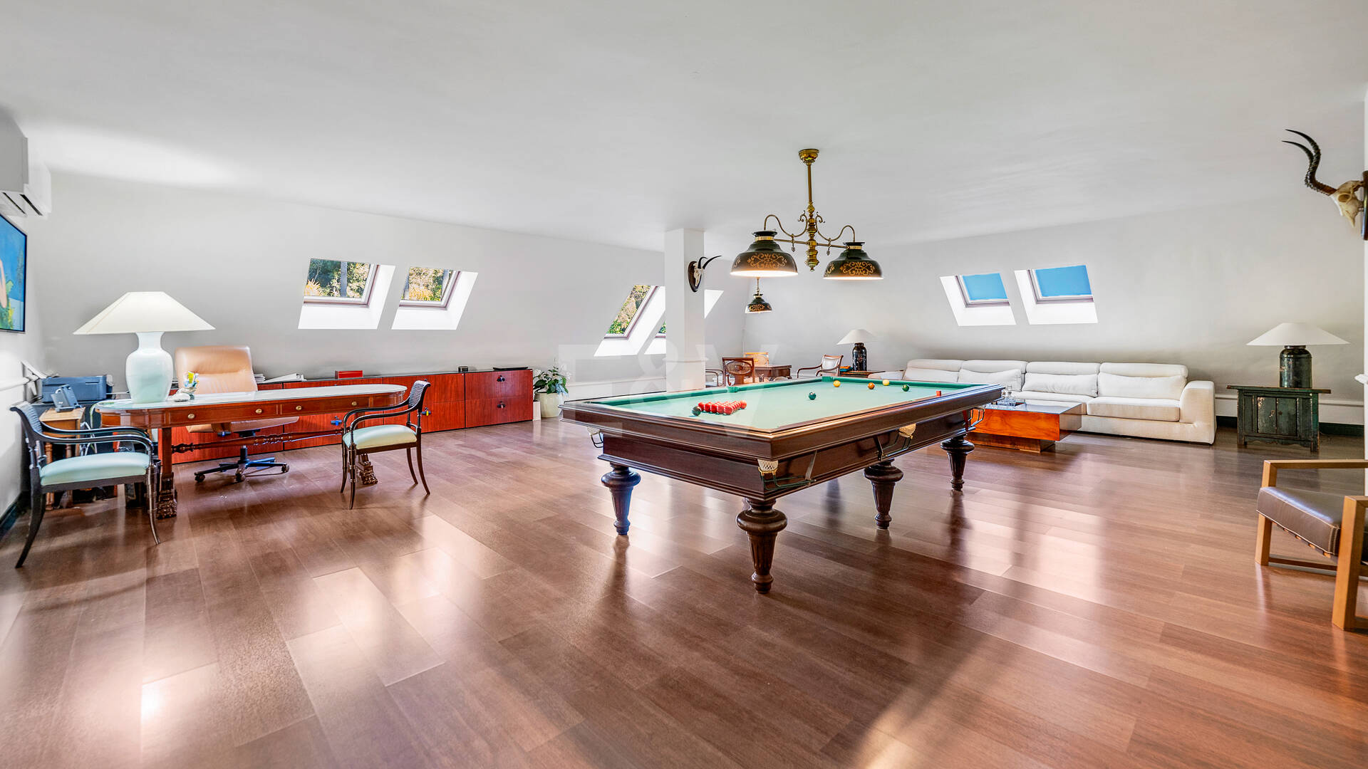 Villa Front Line Golf i en gated community