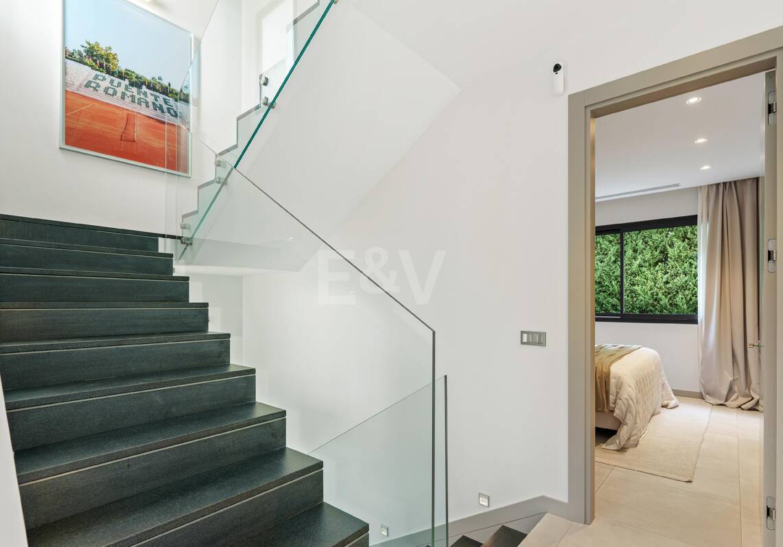 Luxury Contemporary Villa just few Minutes from Puerto Banús