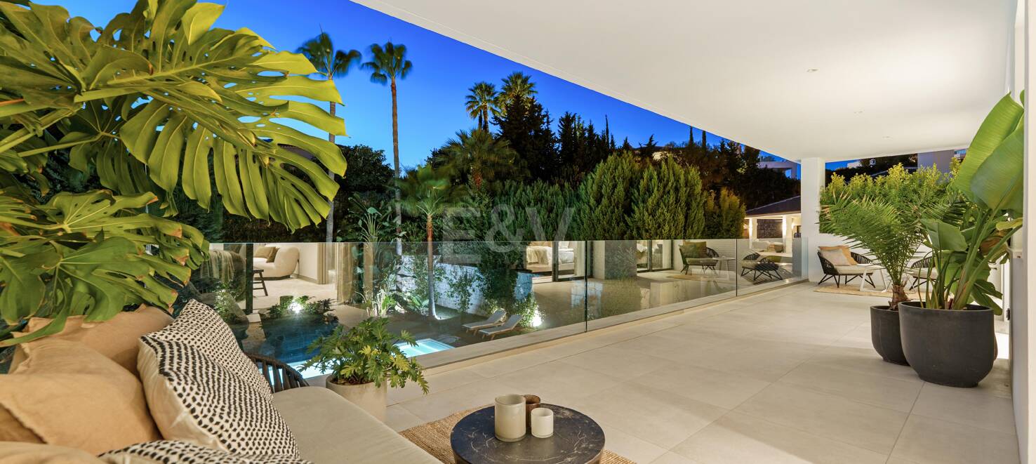 Luxuriöse zeitgemäße Villa nur wenige Minuten von Puerto Banús entfernt