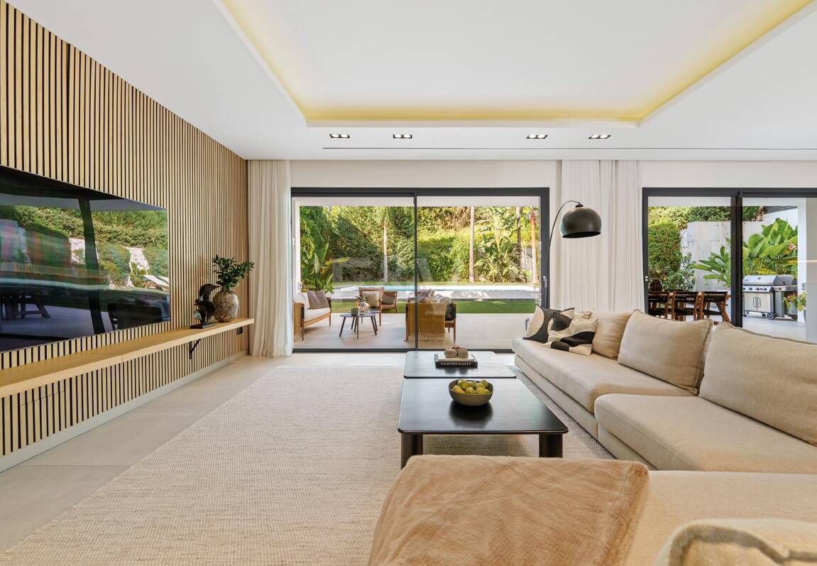 Luxuriöse zeitgemäße Villa nur wenige Minuten von Puerto Banús entfernt