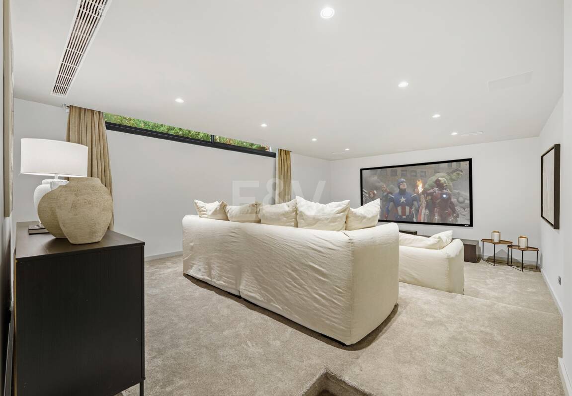 Luxuriöse zeitgemäße Villa nur wenige Minuten von Puerto Banús entfernt