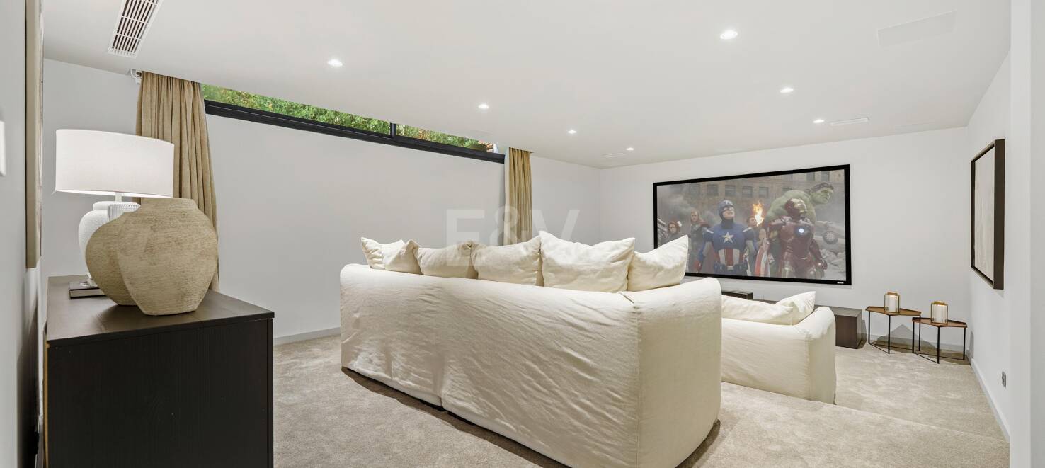 Luxuriöse zeitgemäße Villa nur wenige Minuten von Puerto Banús entfernt