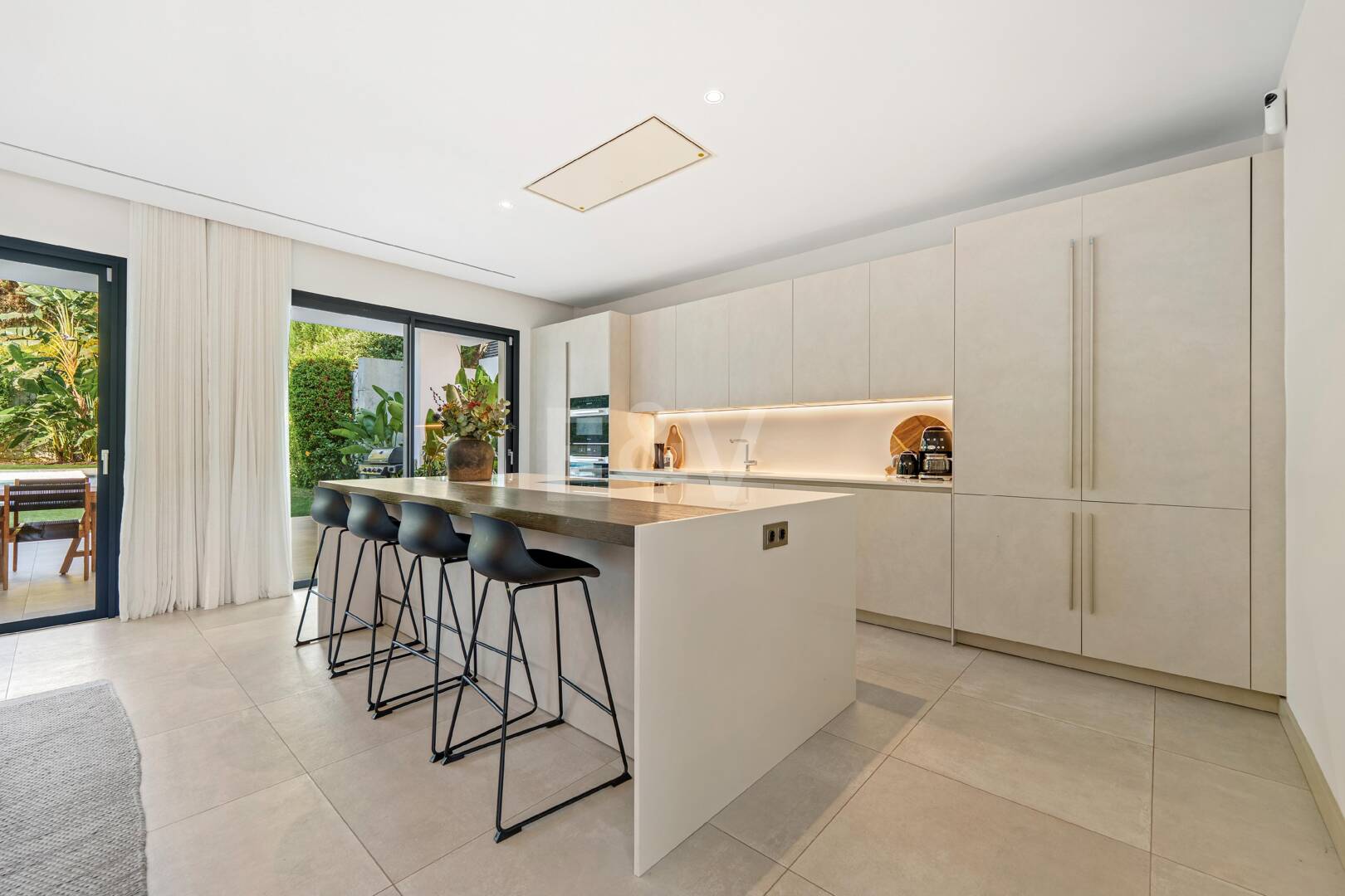 Luxuriöse zeitgemäße Villa nur wenige Minuten von Puerto Banús entfernt