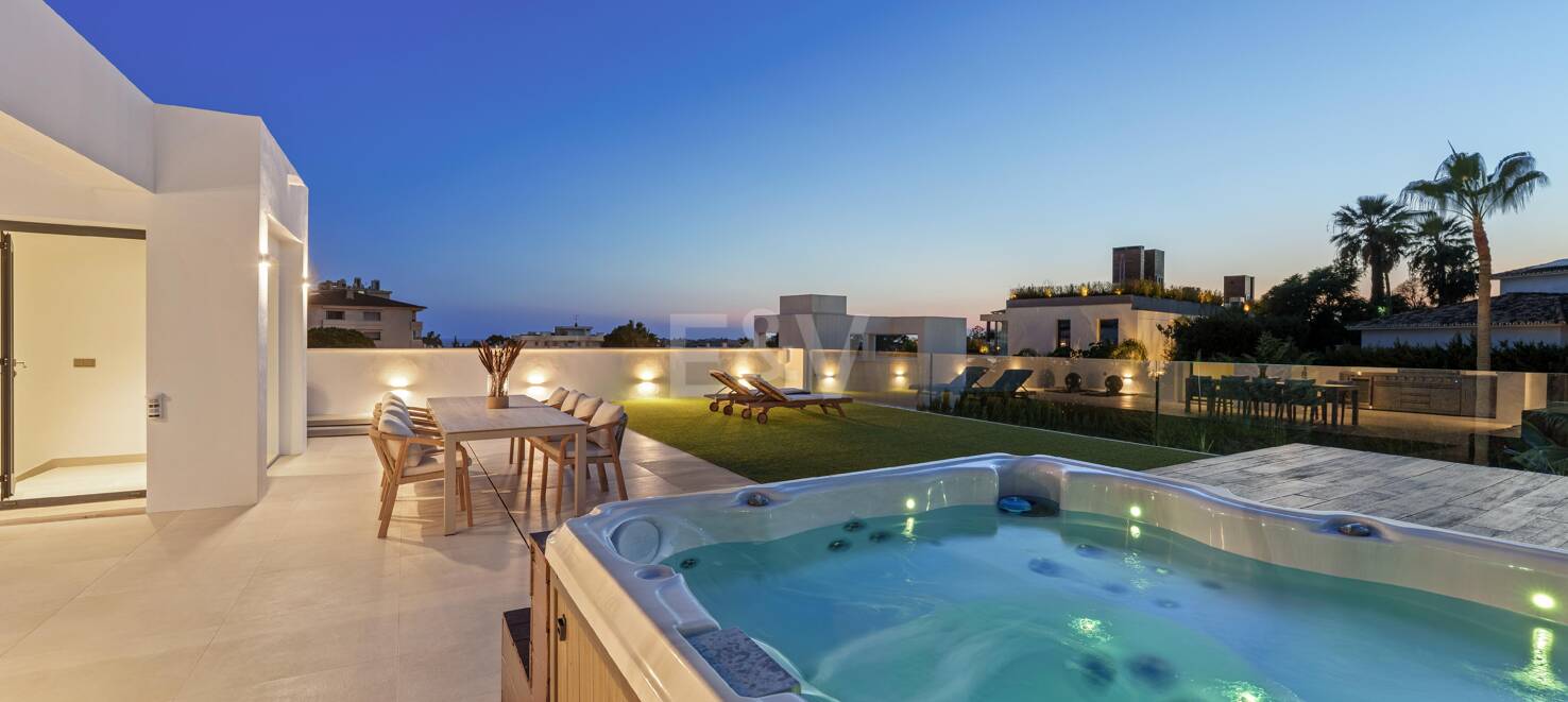 Luxuriöse zeitgemäße Villa nur wenige Minuten von Puerto Banús entfernt