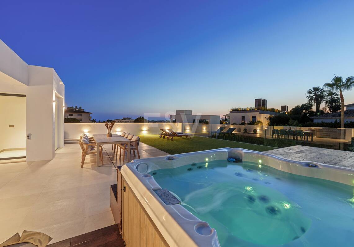 Luxury Contemporary Villa just few Minutes from Puerto Banús