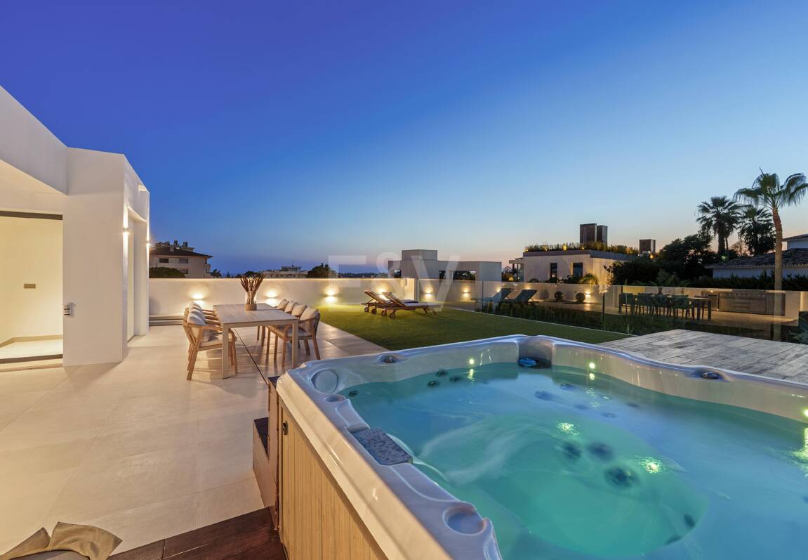 Luxuriöse zeitgemäße Villa nur wenige Minuten von Puerto Banús entfernt