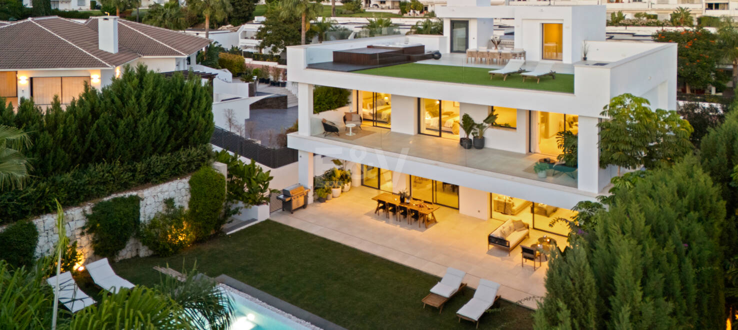 Luxuriöse zeitgemäße Villa nur wenige Minuten von Puerto Banús entfernt