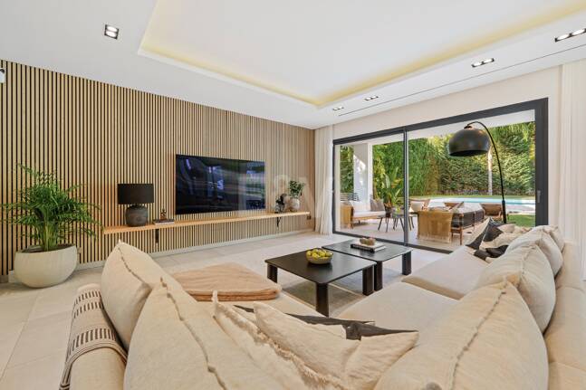 Luxuriöse zeitgemäße Villa nur wenige Minuten von Puerto Banús entfernt