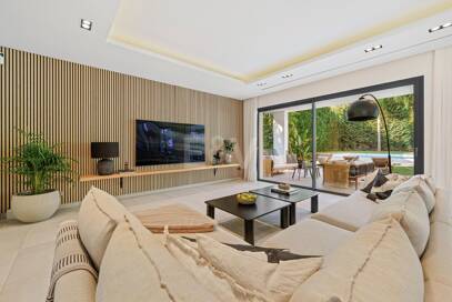 Luxuriöse zeitgemäße Villa nur wenige Minuten von Puerto Banús entfernt