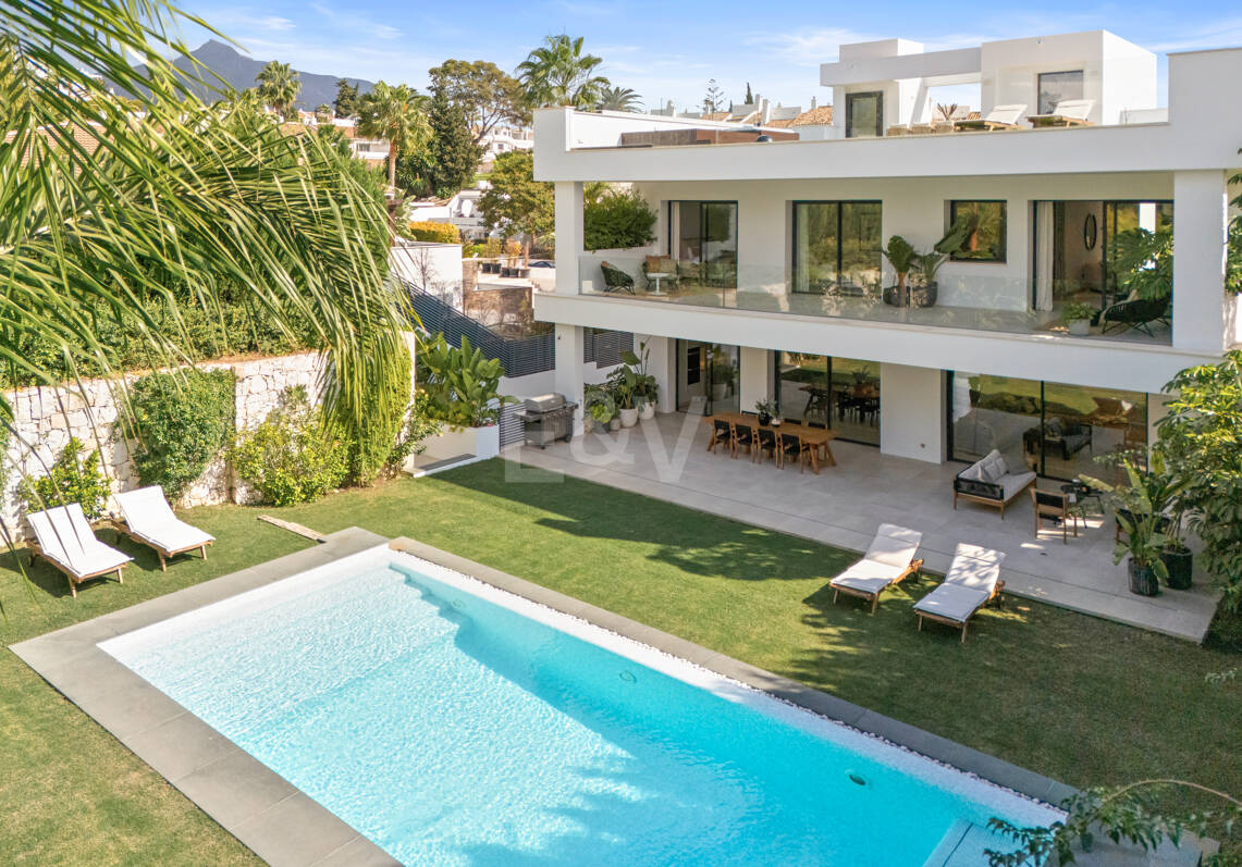 Luxury Contemporary Villa just few Minutes from Puerto Banús