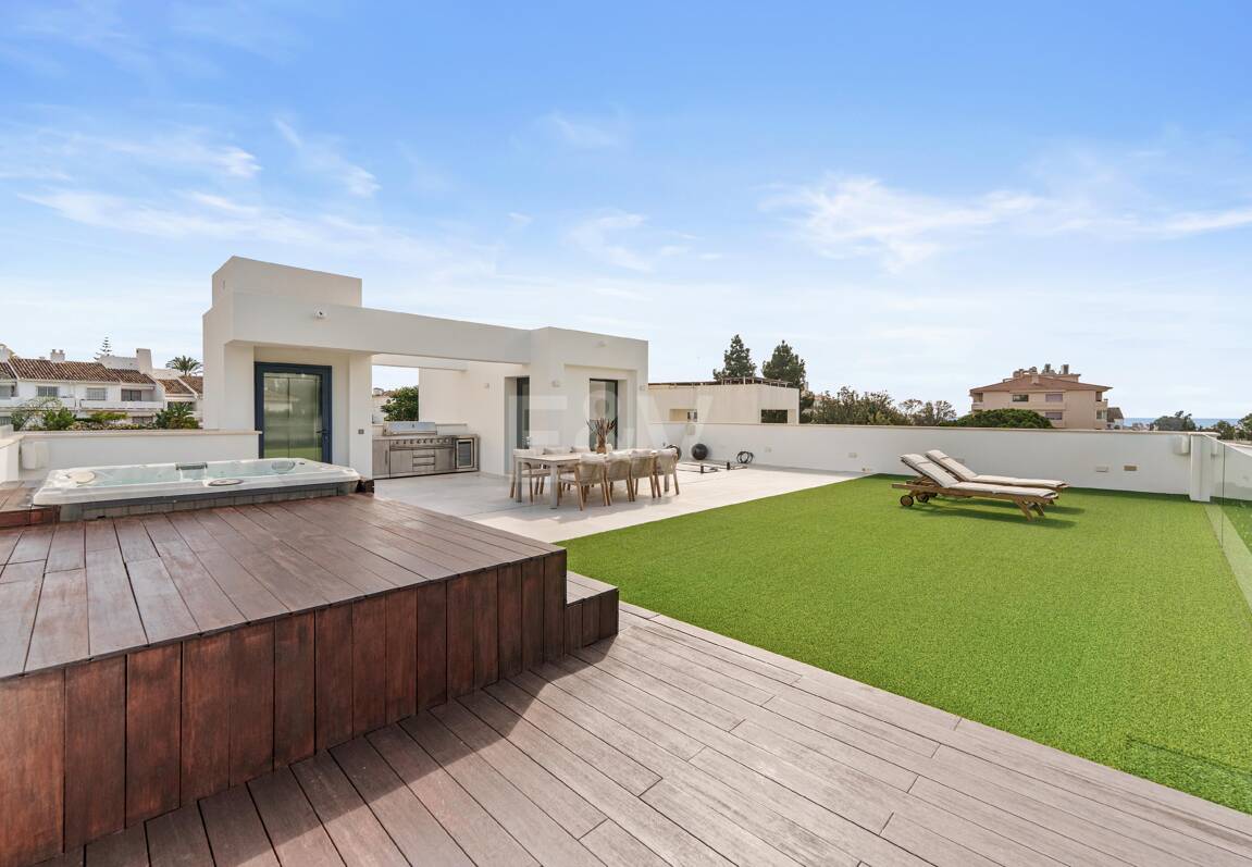 Luxuriöse zeitgemäße Villa nur wenige Minuten von Puerto Banús entfernt