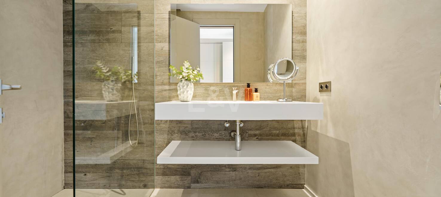 Luxuriöse zeitgemäße Villa nur wenige Minuten von Puerto Banús entfernt