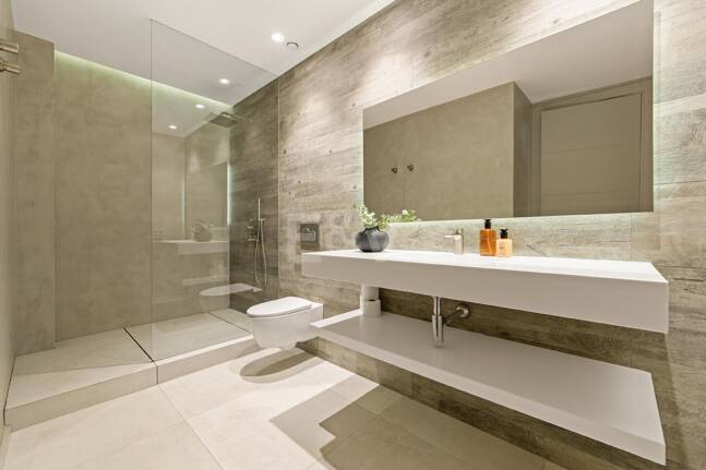 Luxuriöse zeitgemäße Villa nur wenige Minuten von Puerto Banús entfernt